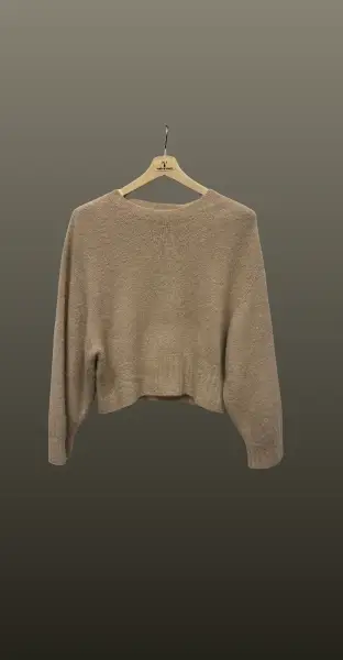 Pulover lejer cu umeri căzuți-beige