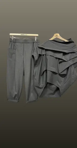 Pantalon ankle cu pense-gri